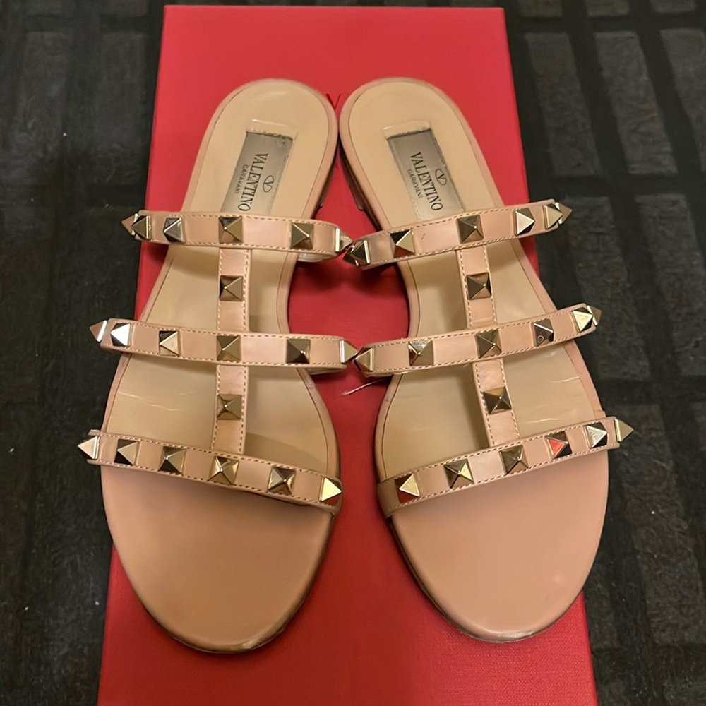 Authentic Valentino rockstud flat slide sandal